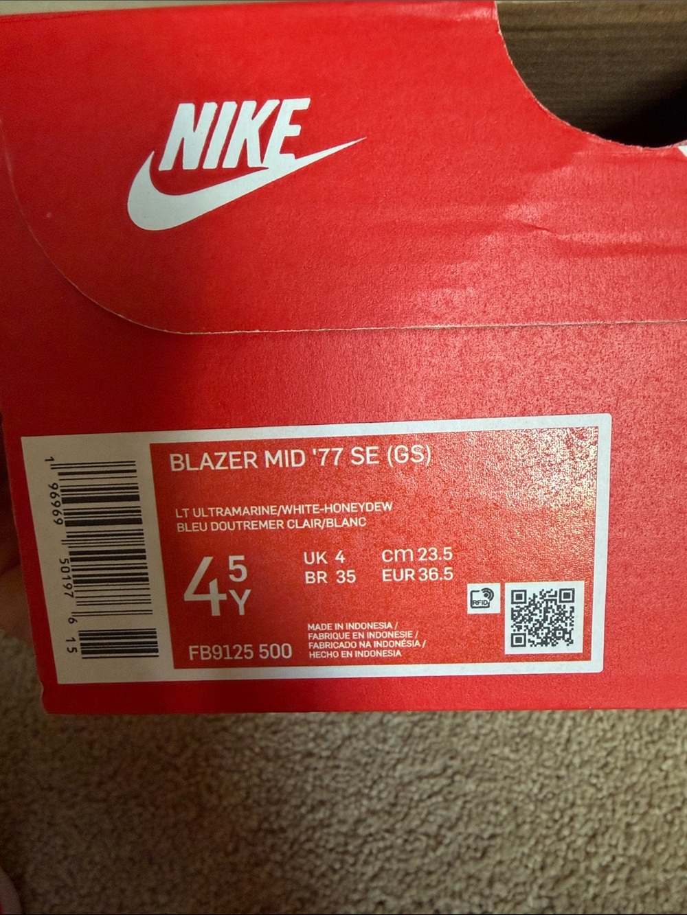 Nike Blazer Mid '77 SE in White, Pink, Blue, Mint and Black - Picture 6 of 6